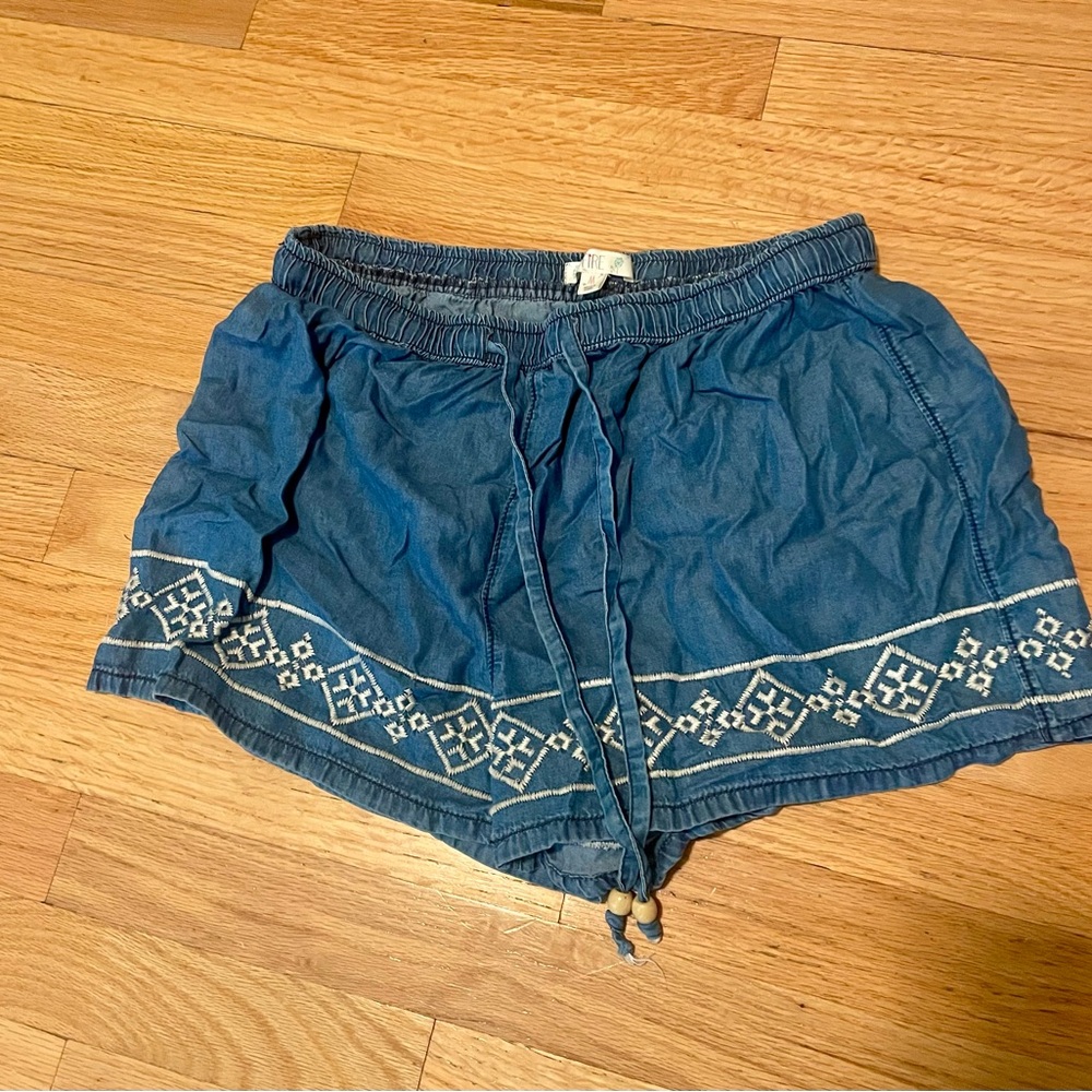 Blue Embroidered Women's Shorts